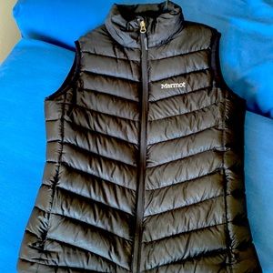 Marmot (Practically Brand New) 700 Fill Puffer Vest! EUC. Size XS